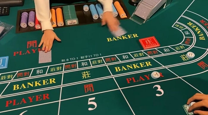 Một bàn chơi Baccarat chuyên nghiệp