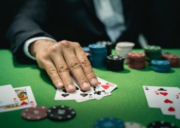 The Evolution of Online Poker: A Journey through the Digital Card Rooms