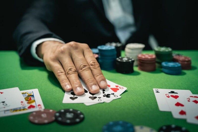 The Evolution of Online Poker: A Journey through the Digital Card Rooms